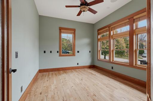 10721 Watersedge Lane, Saint Paul, MN 55129