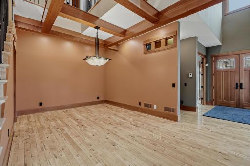 10721 Watersedge Lane, Saint Paul, MN 55129