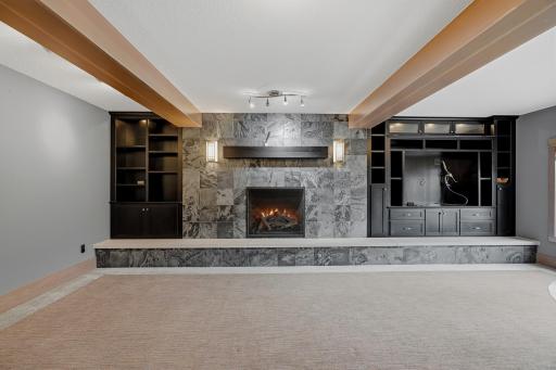 10721 Watersedge Lane, Saint Paul, MN 55129
