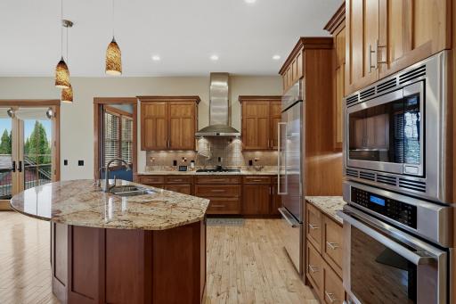 10721 Watersedge Lane, Saint Paul, MN 55129