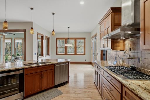 10721 Watersedge Lane, Saint Paul, MN 55129