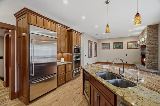 10721 Watersedge Lane, Saint Paul, MN 55129