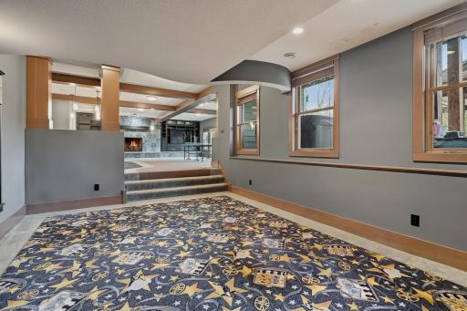 10721 Watersedge Lane, Saint Paul, MN 55129