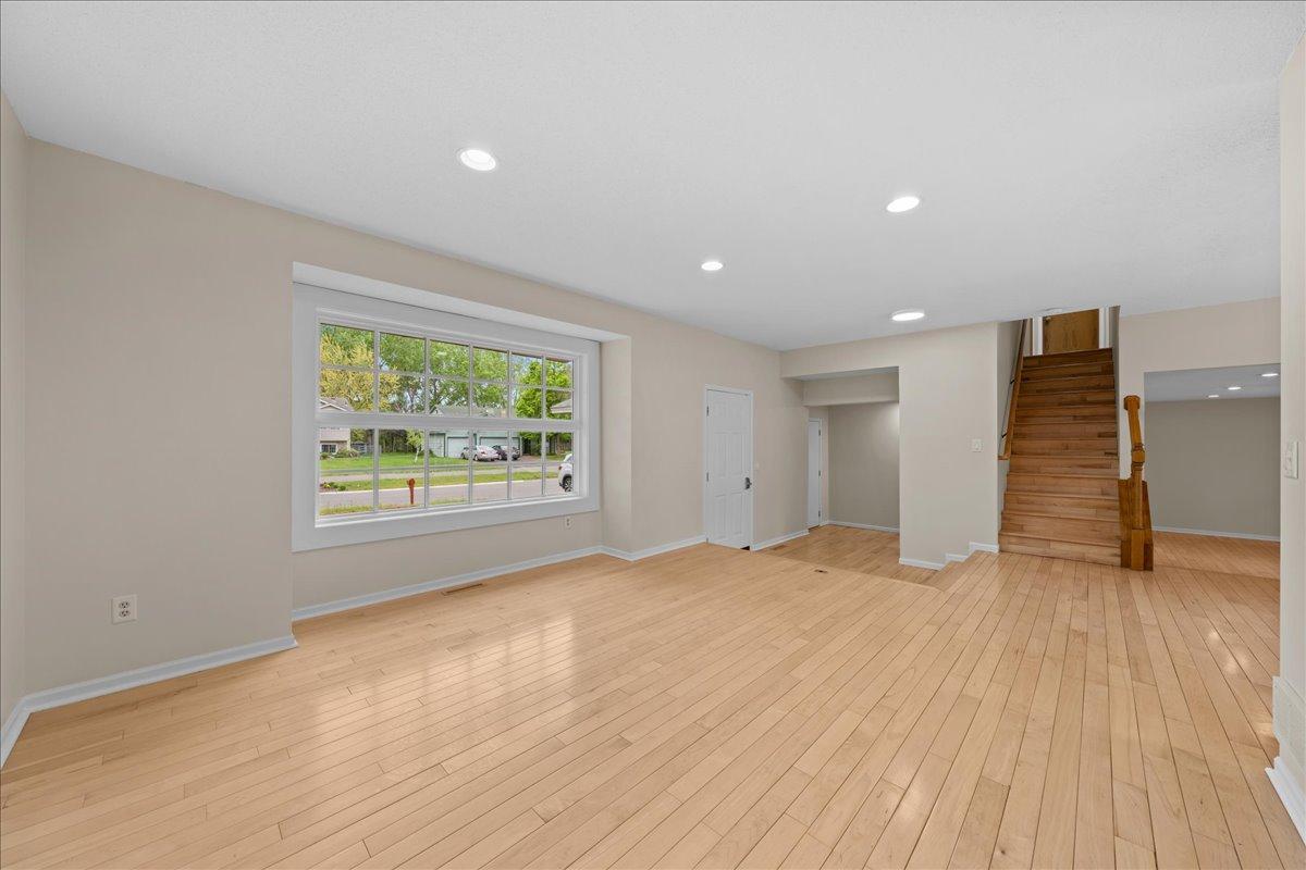 Living Room / New Front Window
