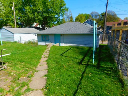 1087 Magnolia Avenue E, Saint Paul, MN 55106