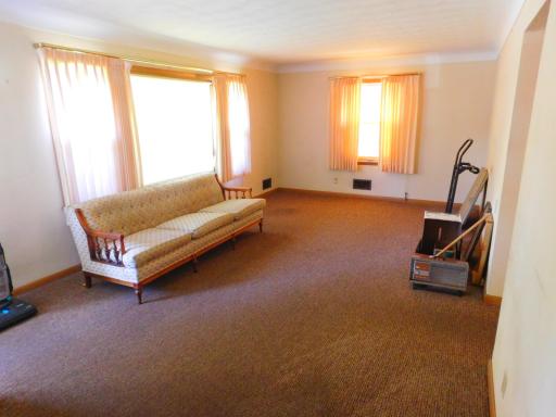 1087 Magnolia Avenue E, Saint Paul, MN 55106