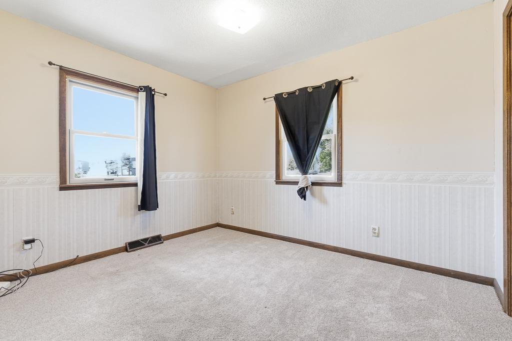 2nd bedroom on upper level