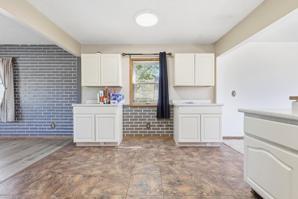 These two counter pieces are moveable based on future buyer preference! Could create one seamless counter or move these around to instead place a table top there! Lots of options.