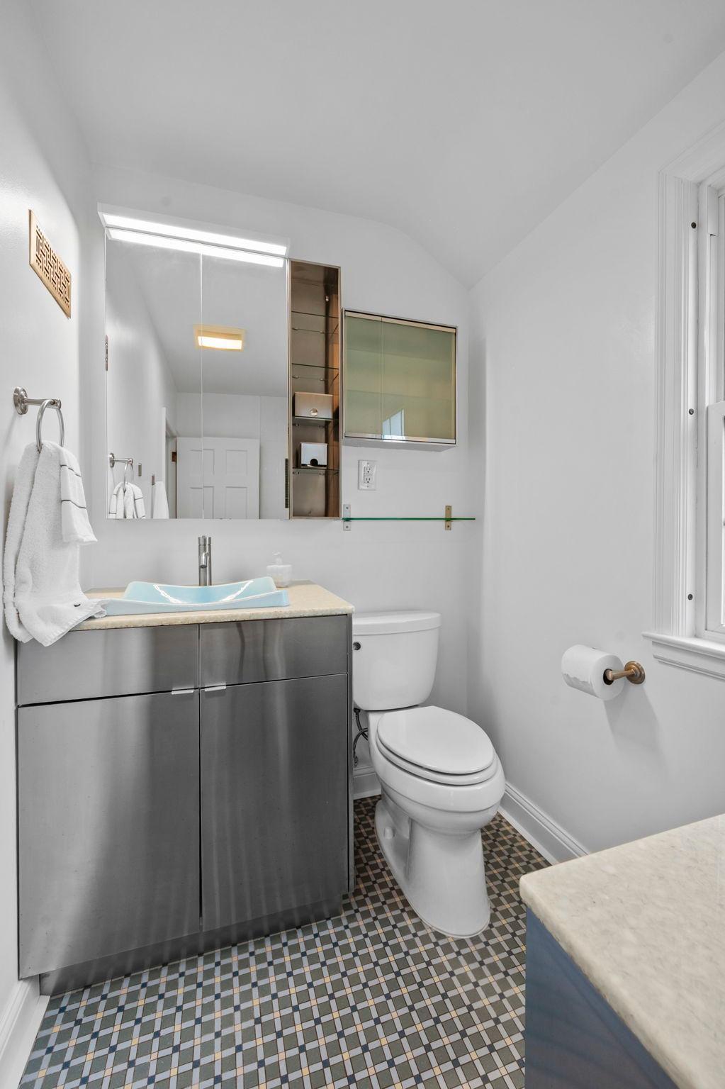 71-web-or-mls-200 Thomas Ave S-258.jpg