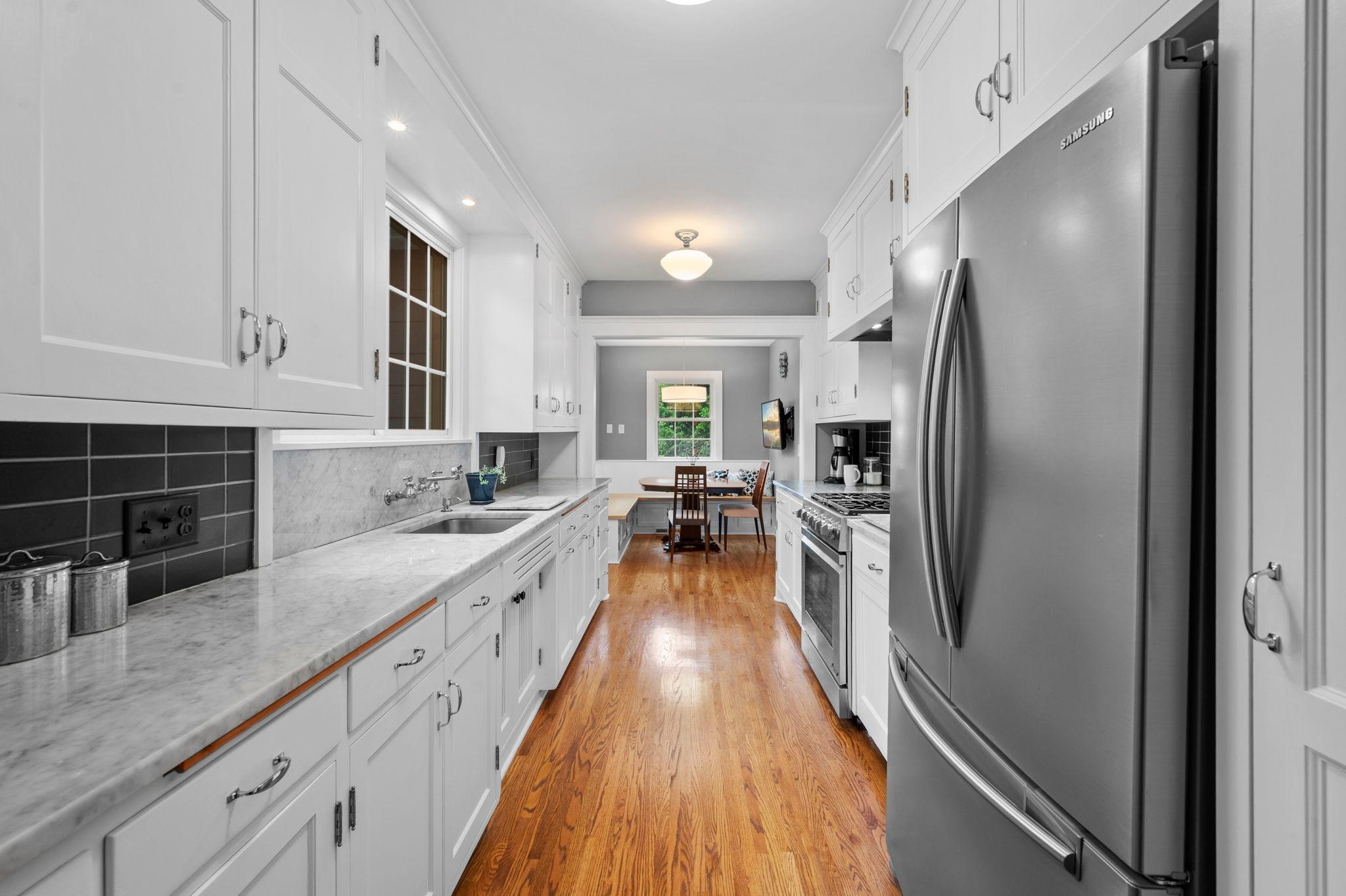 38-web-or-mls-200 Thomas Ave S-88.jpg