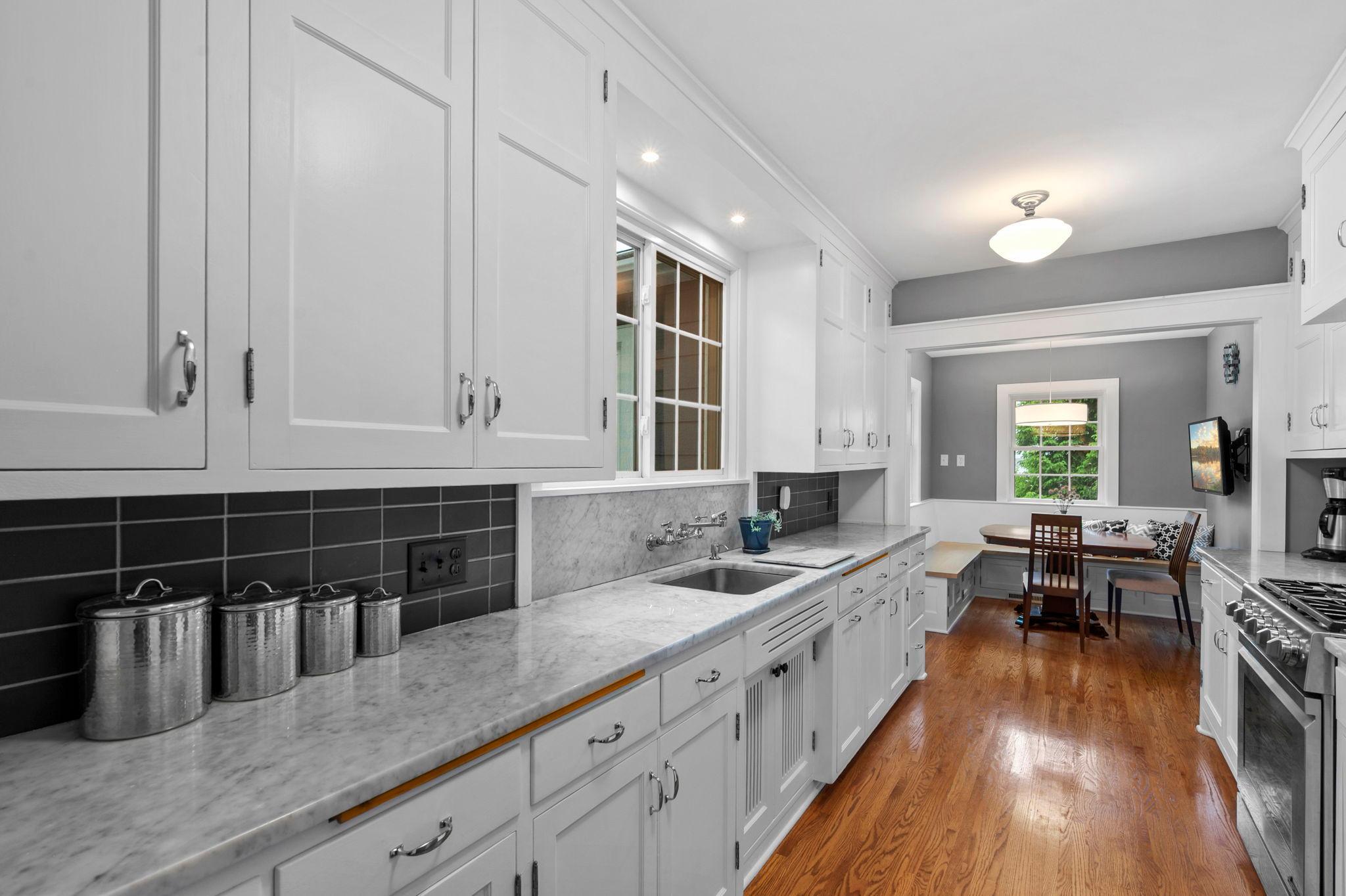 39-web-or-mls-200 Thomas Ave S-93.jpg