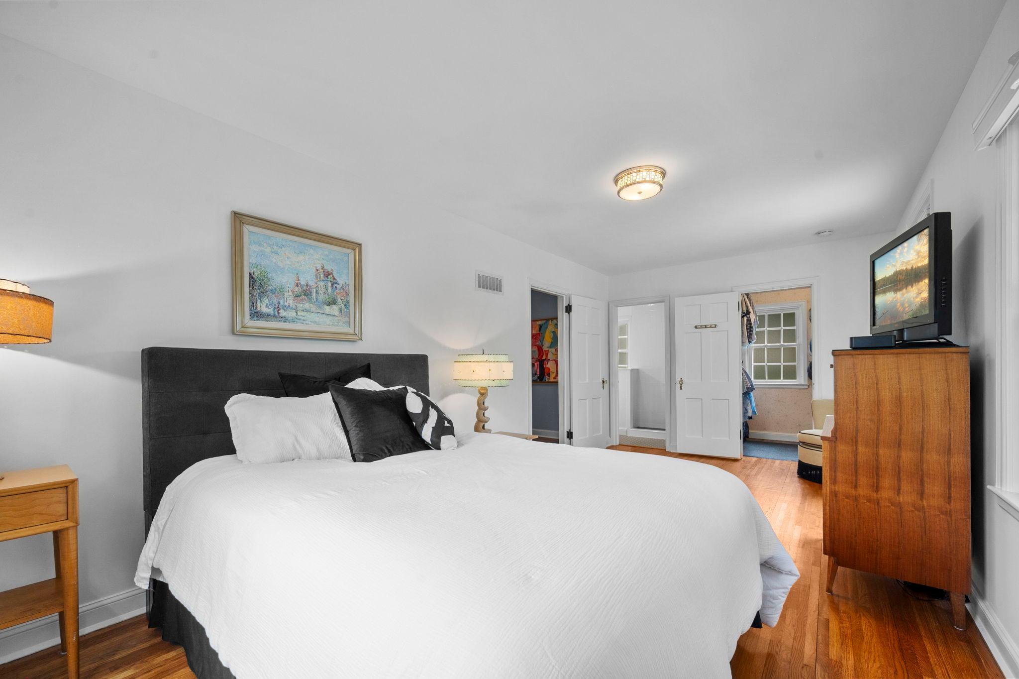 64-web-or-mls-200 Thomas Ave S-223.jpg