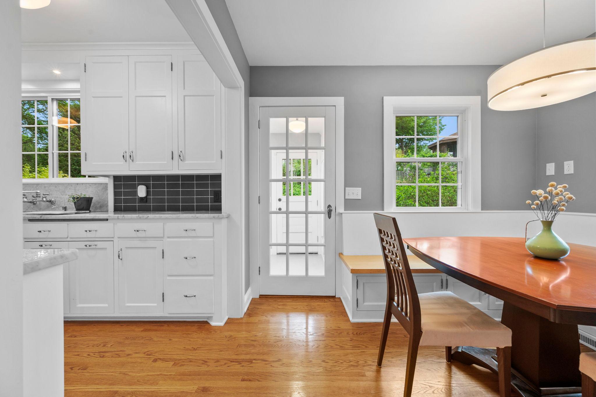 46-web-or-mls-200 Thomas Ave S-128.jpg