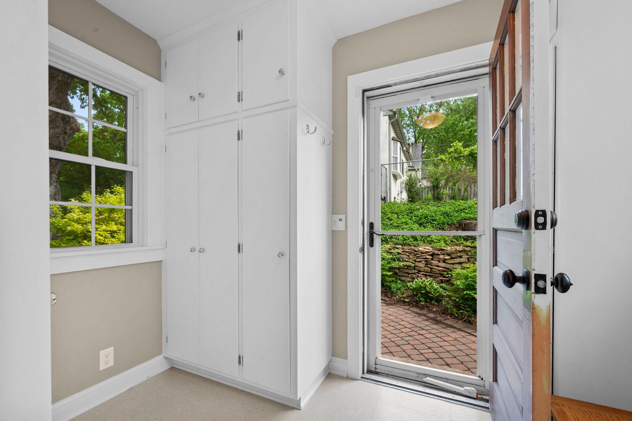 47-web-or-mls-200 Thomas Ave S-133.jpg
