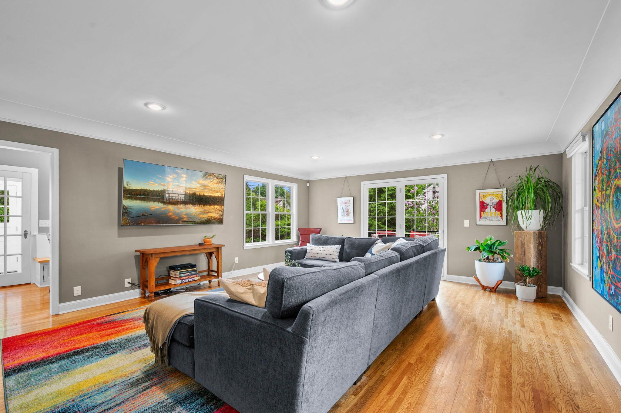 52-web-or-mls-200 Thomas Ave S-158.jpg