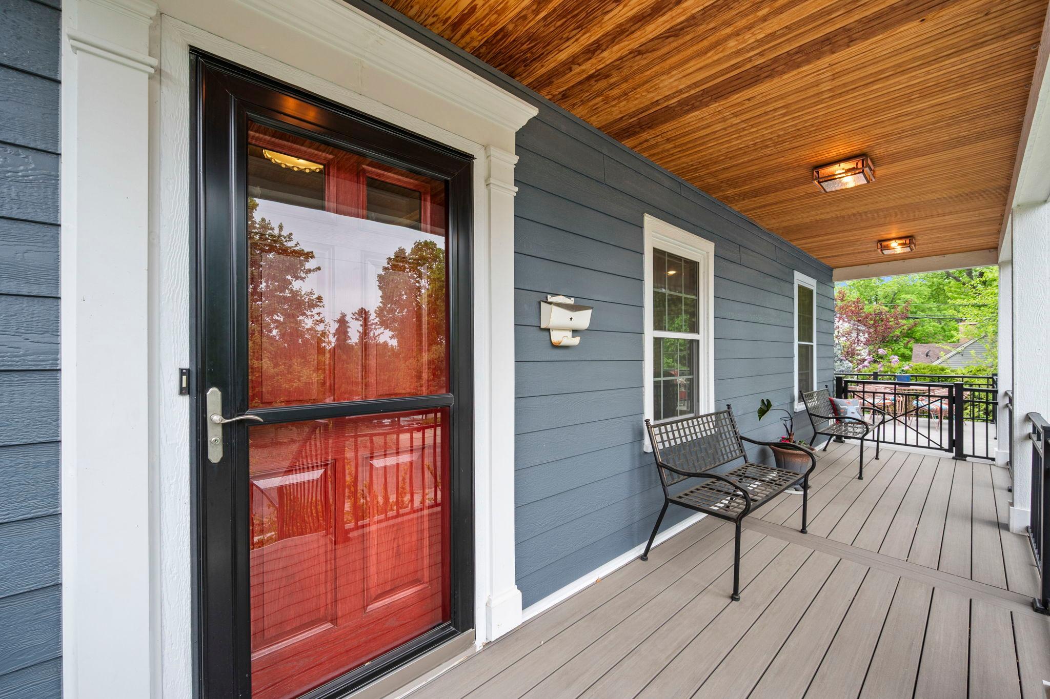 21-web-or-mls-200 Thomas Ave S-443.jpg
