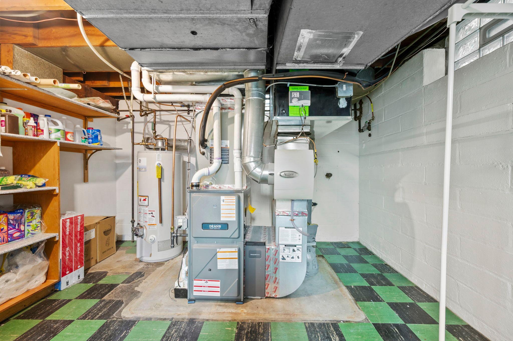 99-web-or-mls-200 Thomas Ave S-383.jpg