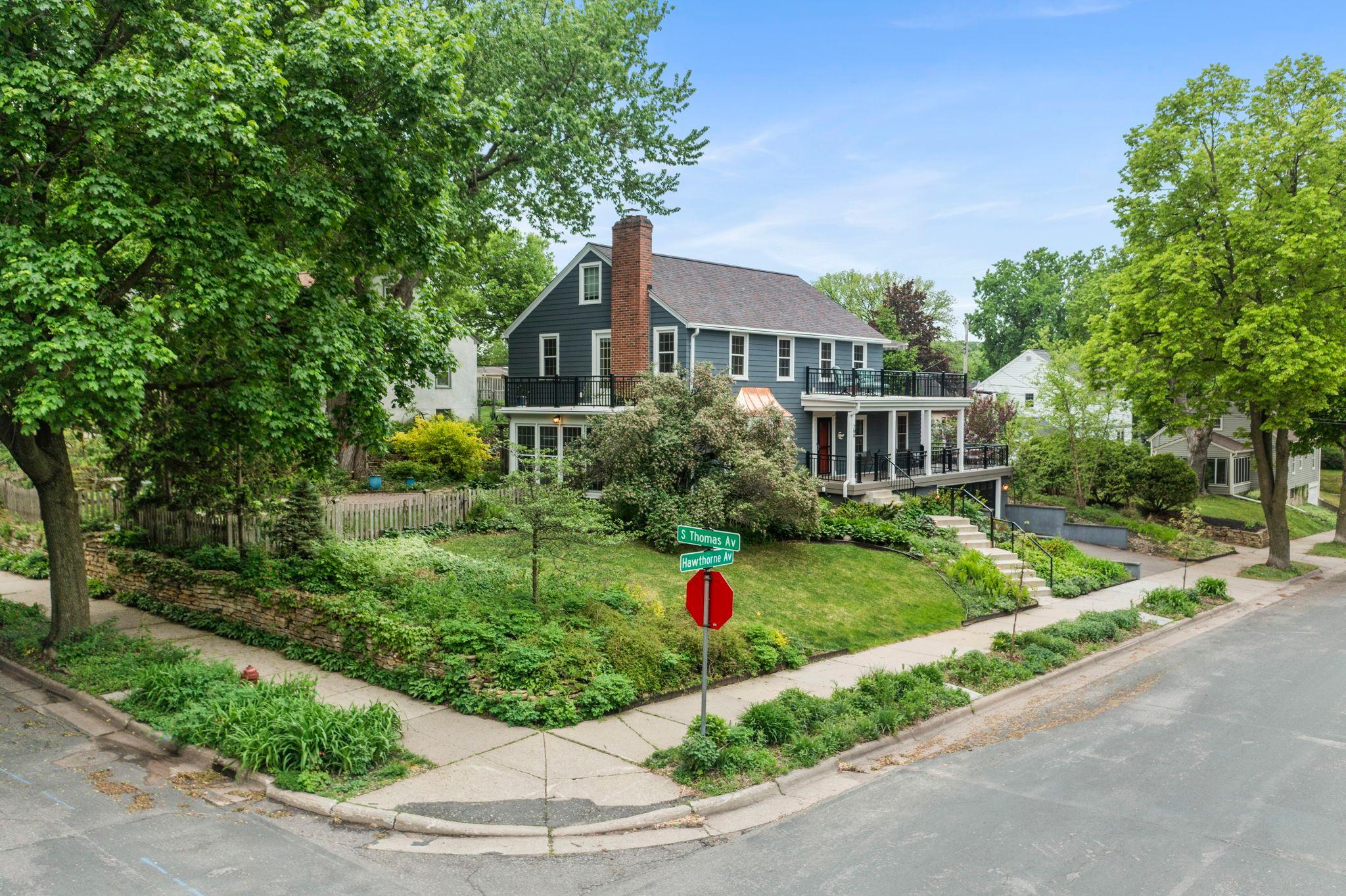 9-web-or-mls-200 Thomas Ave S-507.jpg