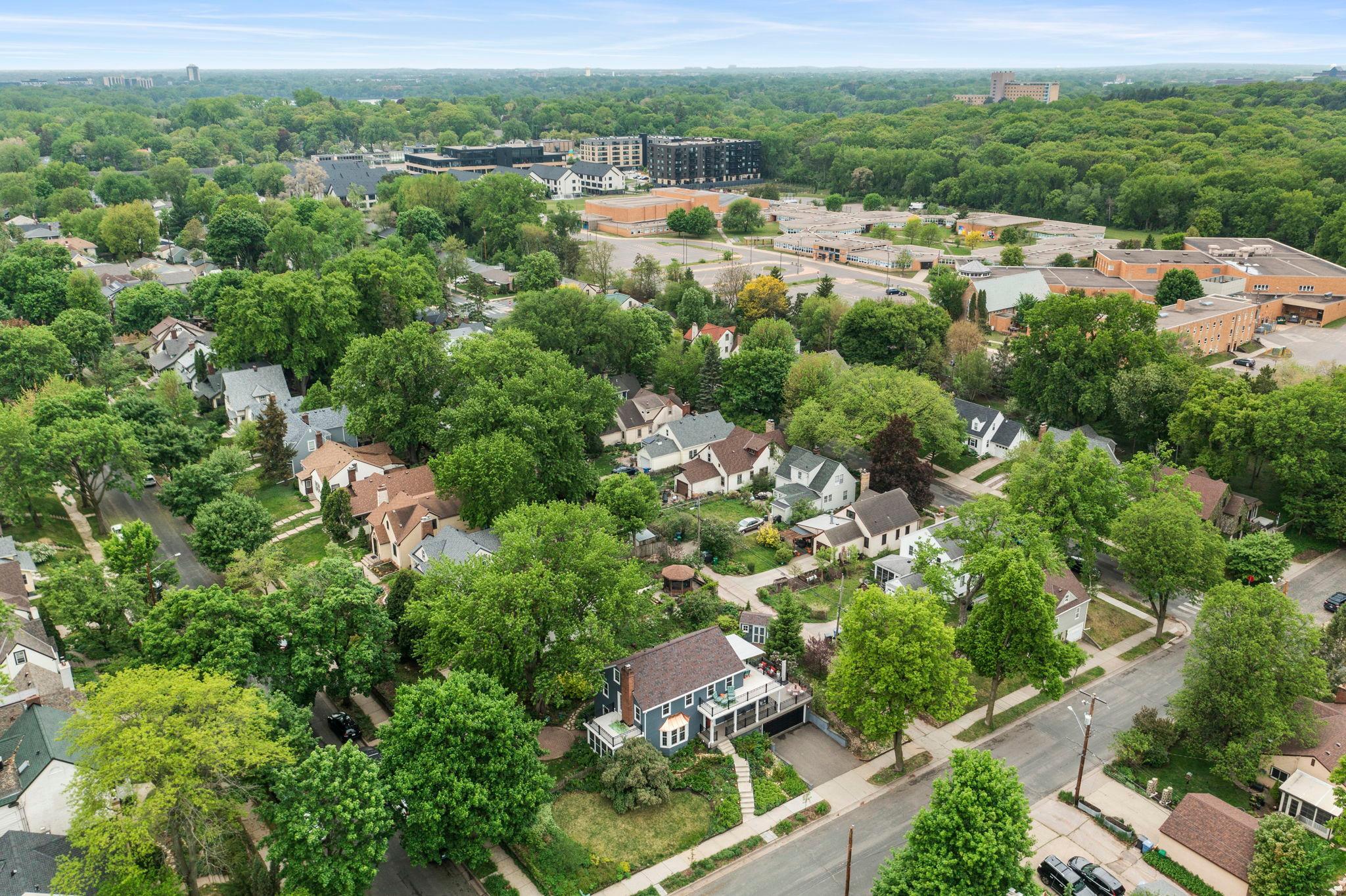 6-web-or-mls-200 Thomas Ave S-550.jpg