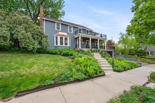 200 Thomas Avenue S, Minneapolis, MN 55405