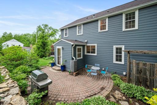 200 Thomas Avenue S, Minneapolis, MN 55405