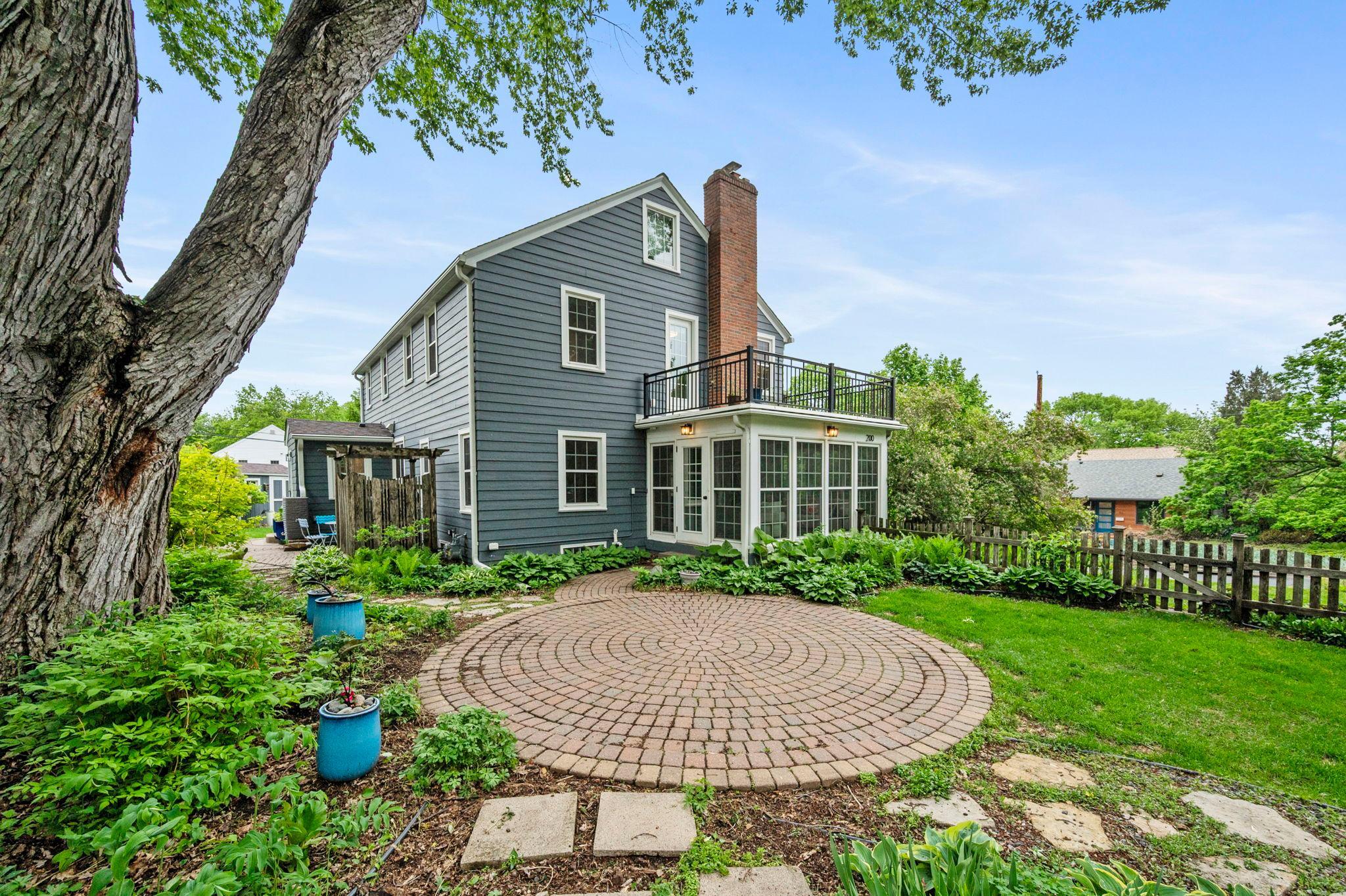 112-web-or-mls-200 Thomas Ave S-470.jpg