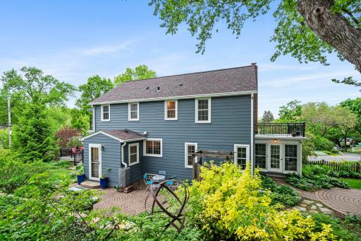 200 Thomas Avenue S, Minneapolis, MN 55405