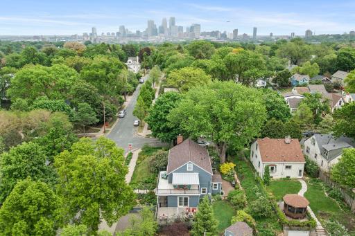 200 Thomas Avenue S, Minneapolis, MN 55405