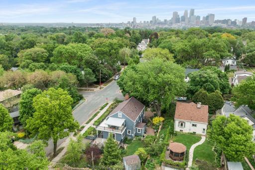 200 Thomas Avenue S, Minneapolis, MN 55405