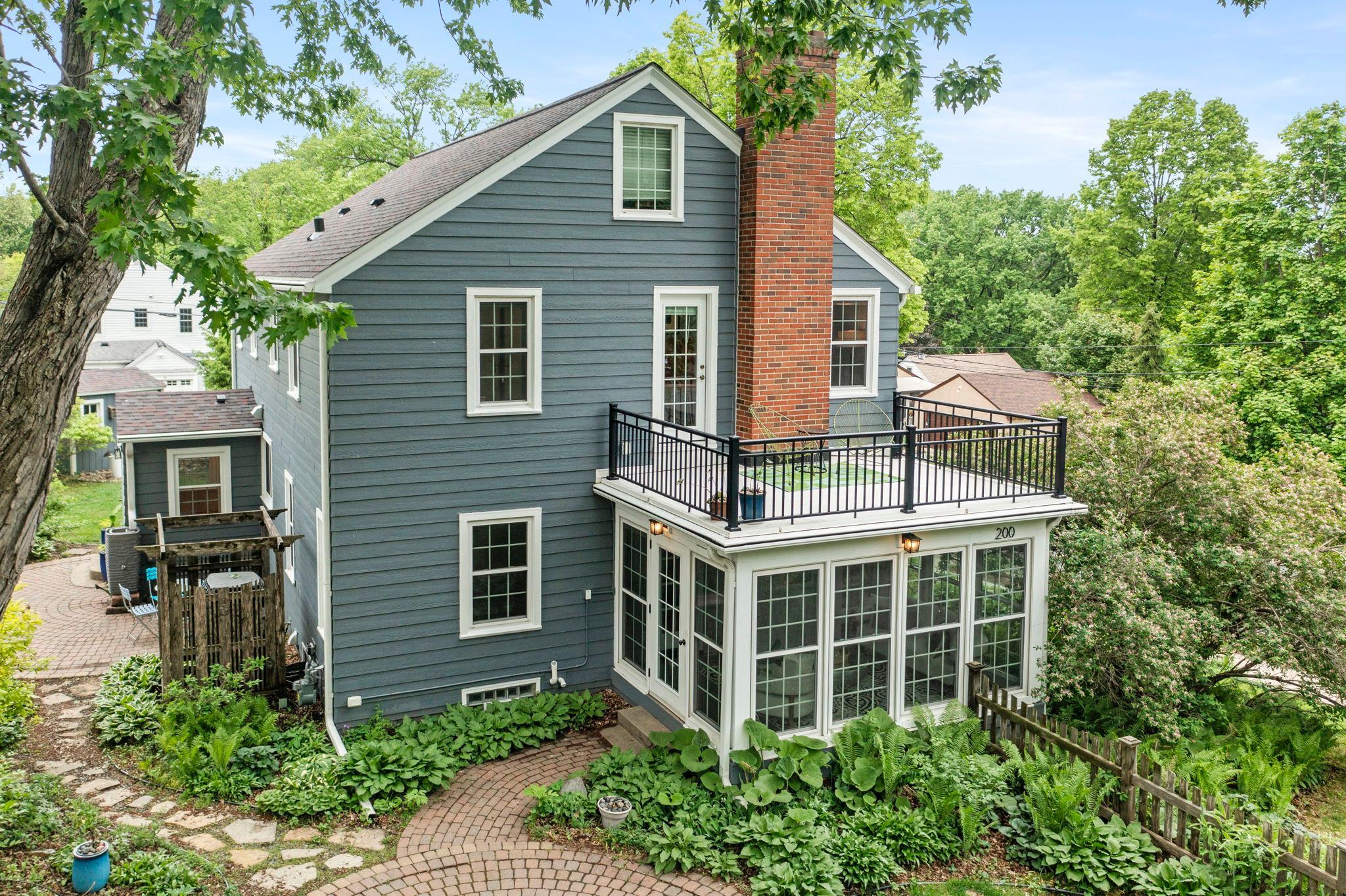 124-web-or-mls-200 Thomas Ave S-544.jpg
