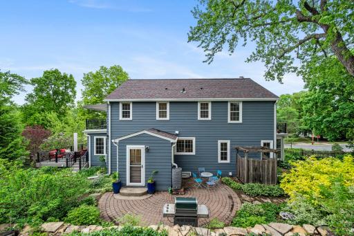 200 Thomas Avenue S, Minneapolis, MN 55405