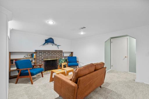 99-web-or-mls-200 Thomas Ave S-368 (2).jpg