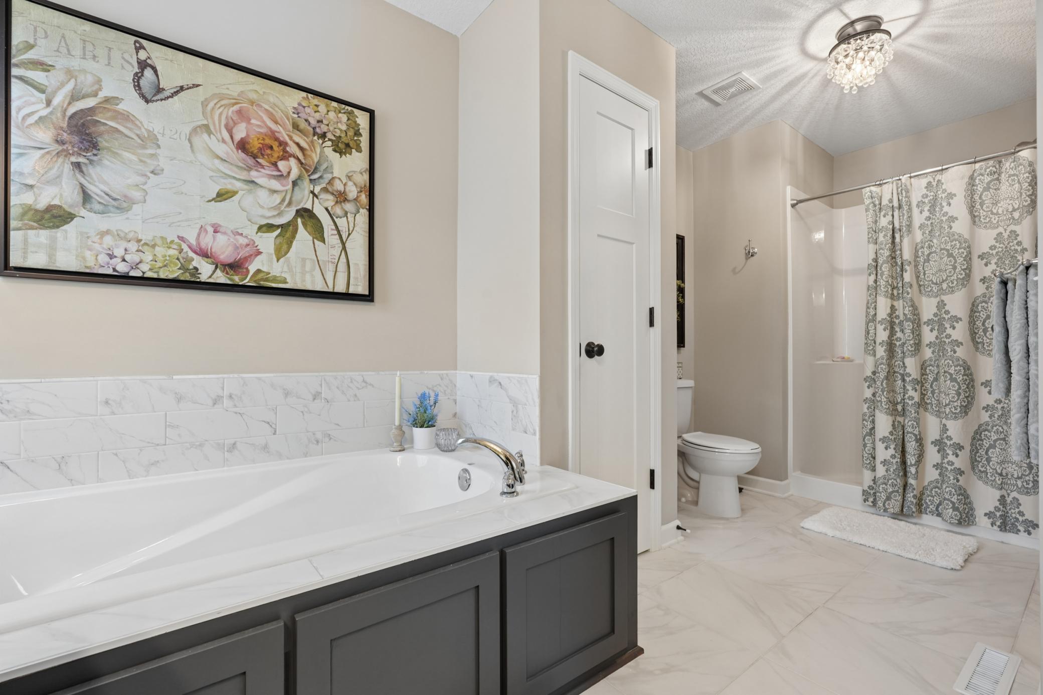 Upper Full Bath