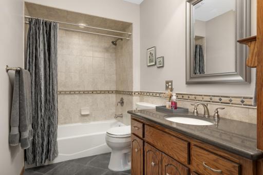 654 Tanglewood Drive, Saint Paul, MN 55126