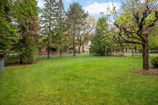 654 Tanglewood Drive, Saint Paul, MN 55126