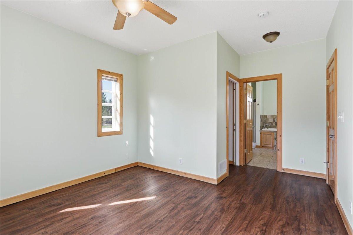 22-11370 Gem St_Milaca-15.jpg