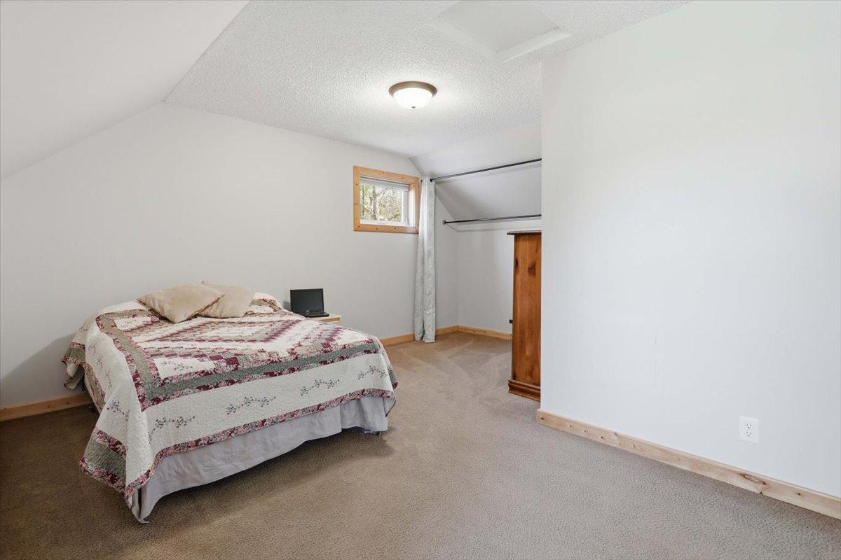 15-11370 Gem St_Milaca.jpg