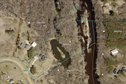 47-11370 Gem St_Milaca_property lines.jpg