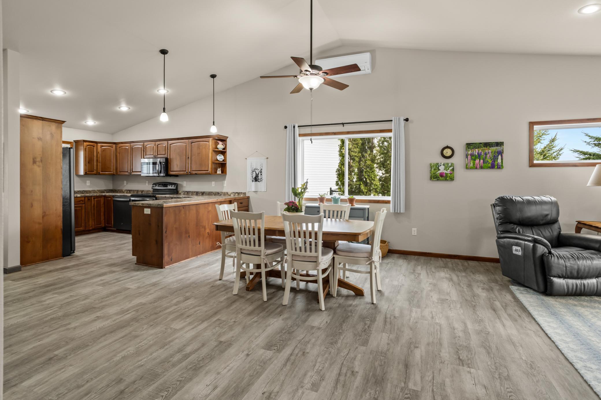 2314 Westgate Dr Hawley
