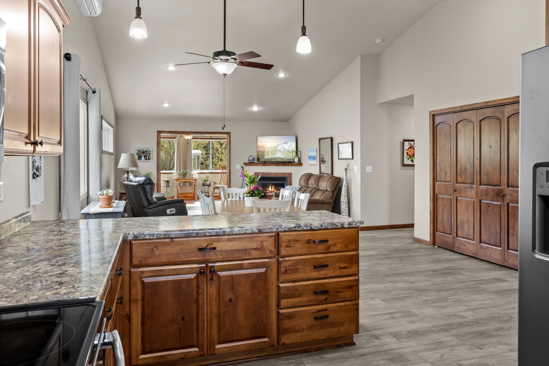 2314 Westgate Dr Hawley