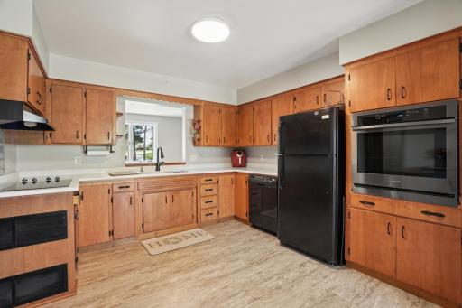 10777 Quinn Avenue NW, South Haven, MN 55382