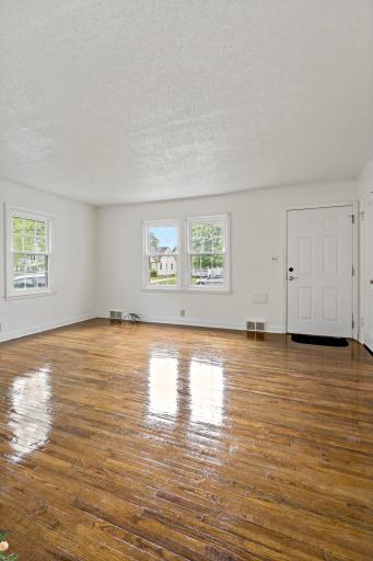 1131 Kingsford Street, Saint Paul, MN 55106