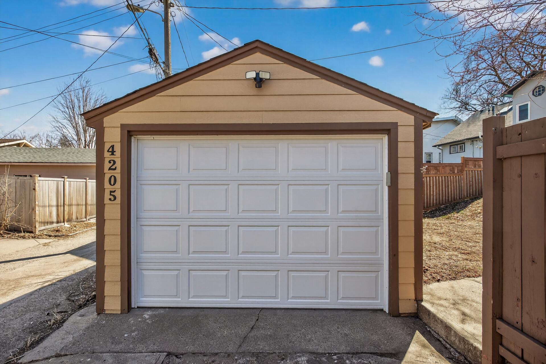 Garage