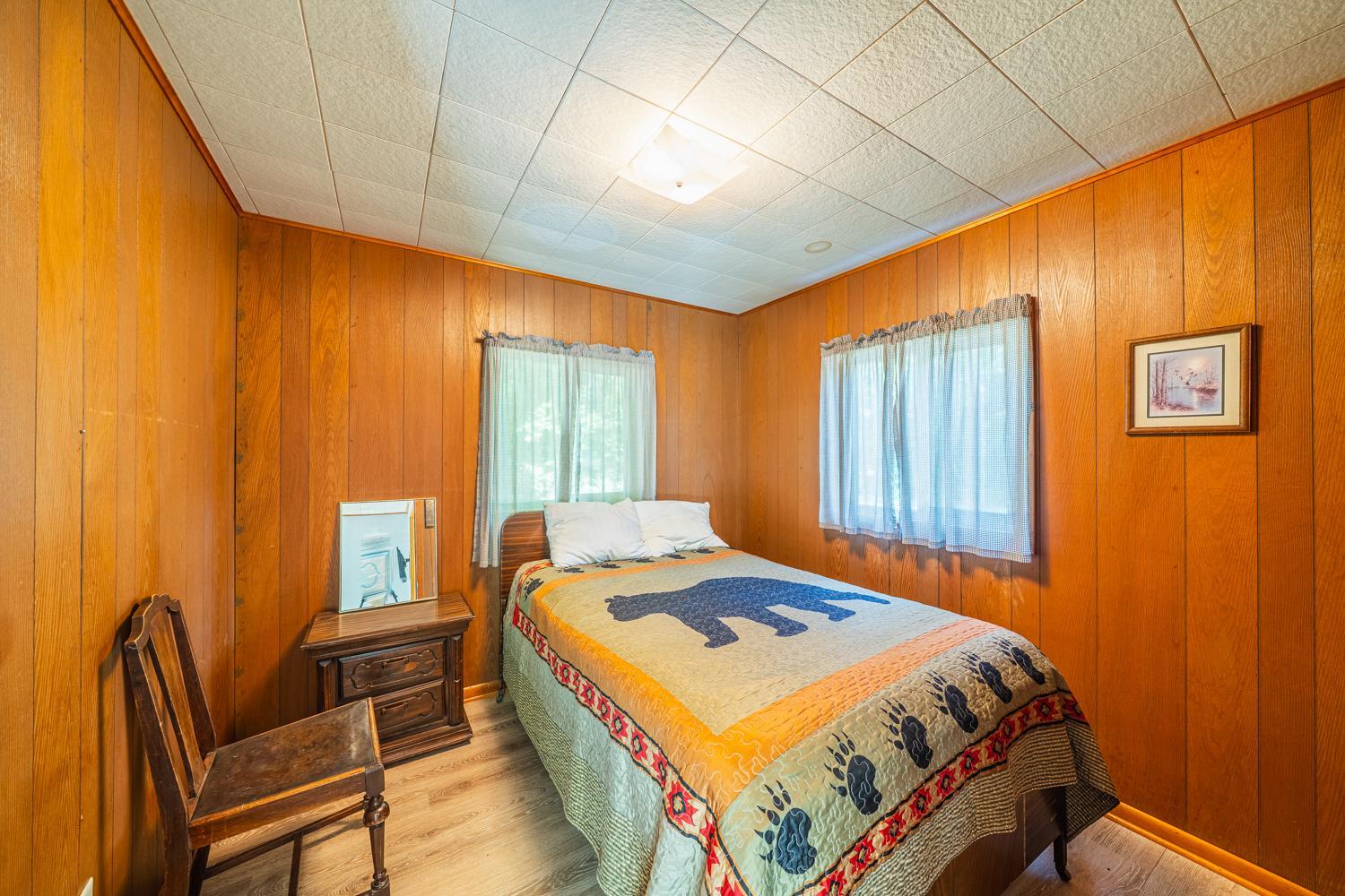 Cabin 1 bdrm2.jpg