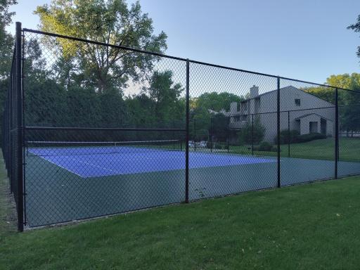 1827 Yuma Lane N, Minneapolis, MN 55447