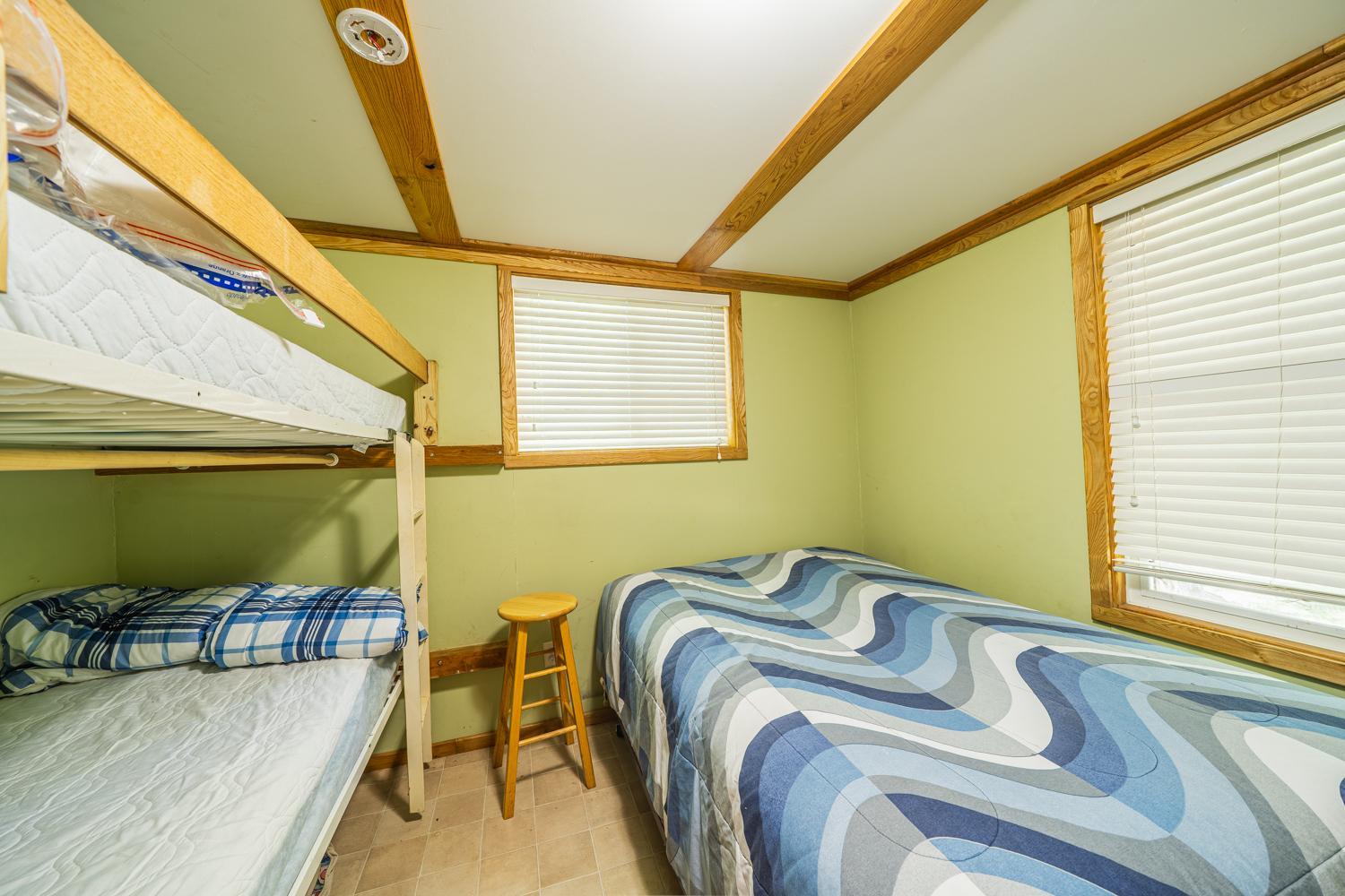 Cabin2 bdrm 2.jpg
