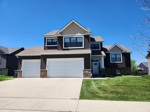 2225 Phoenix Road SW, Rochester, MN 55902