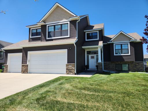 2225 Phoenix Road SW, Rochester, MN 55902