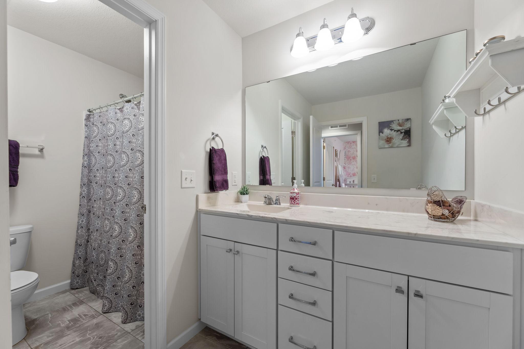 Shared Full-Bath on Upper Level
