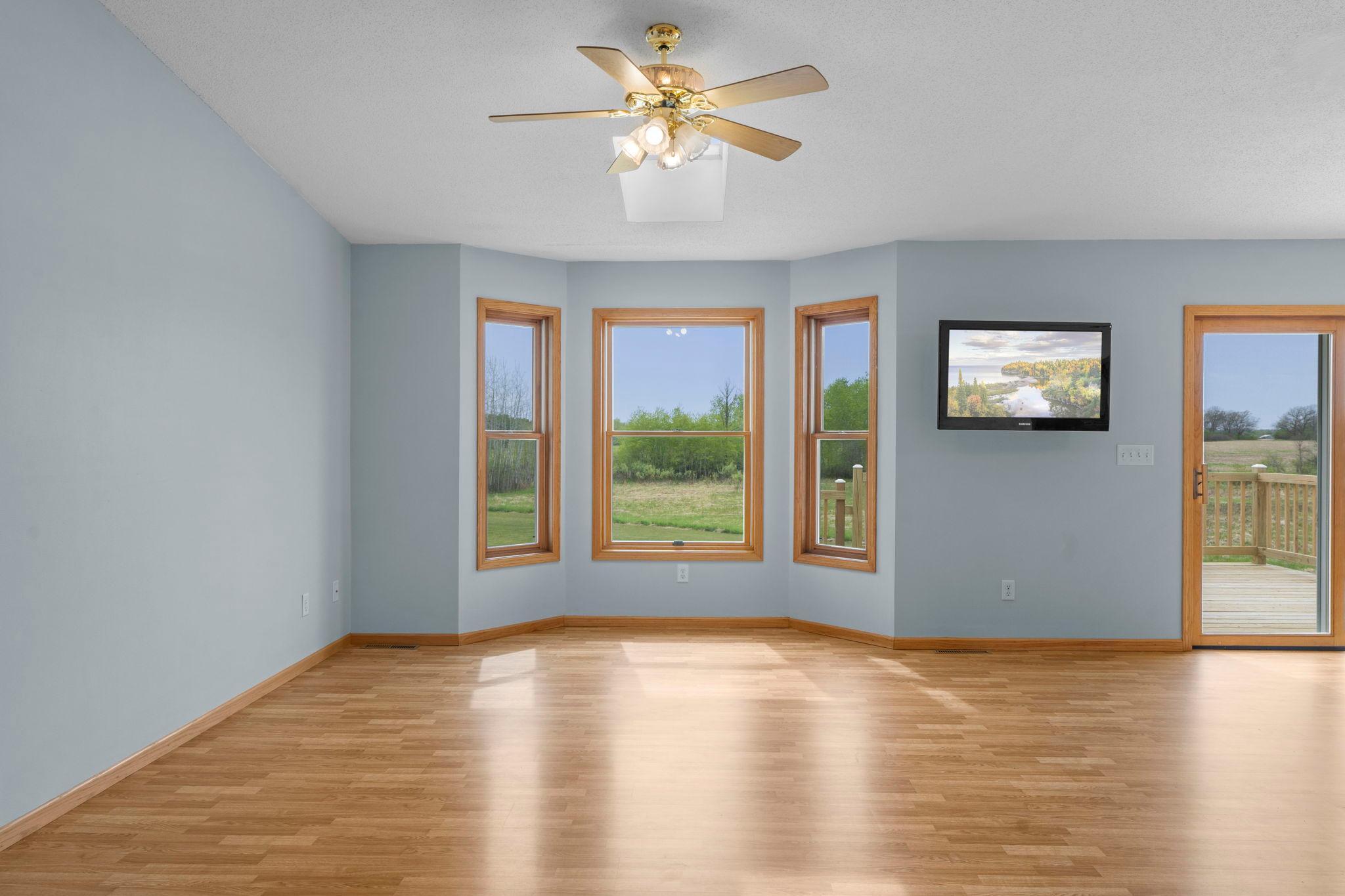 Lovely bay window for plenty of natural light